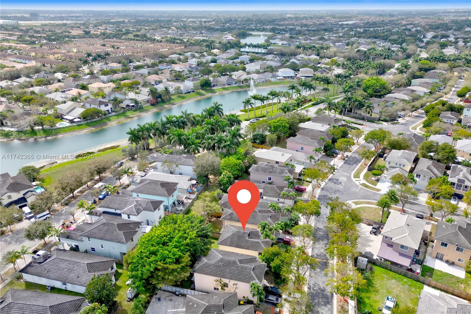 3544 Northeast 3rd Drive Homestead, FL 33033 - Photo 25 of 25 an aerial view of residential houses with outdoor space and river