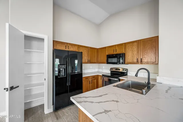 $2,190 | 10614 West Crimson Lane, Avondale, AZ 85392