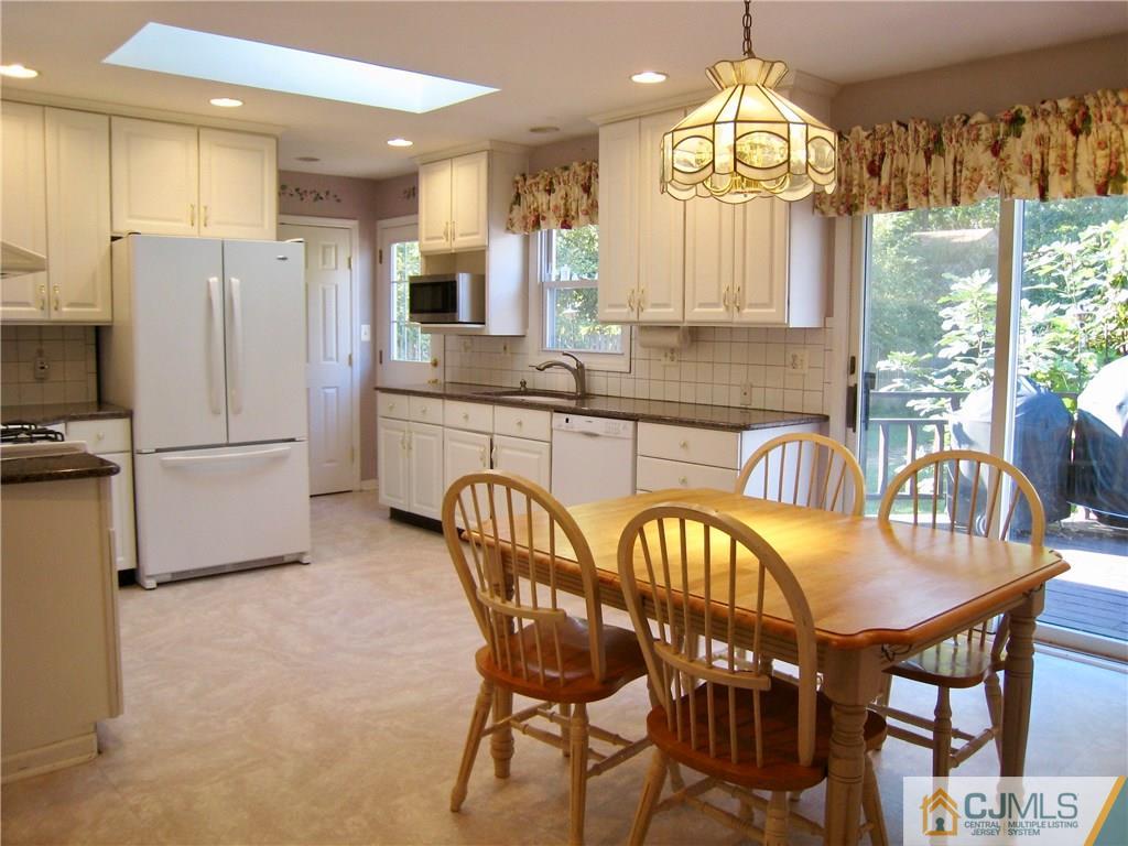 9 Academic Road East Brunswick, NJ 08816 - Photo 4 of 16 Gallery Image 4