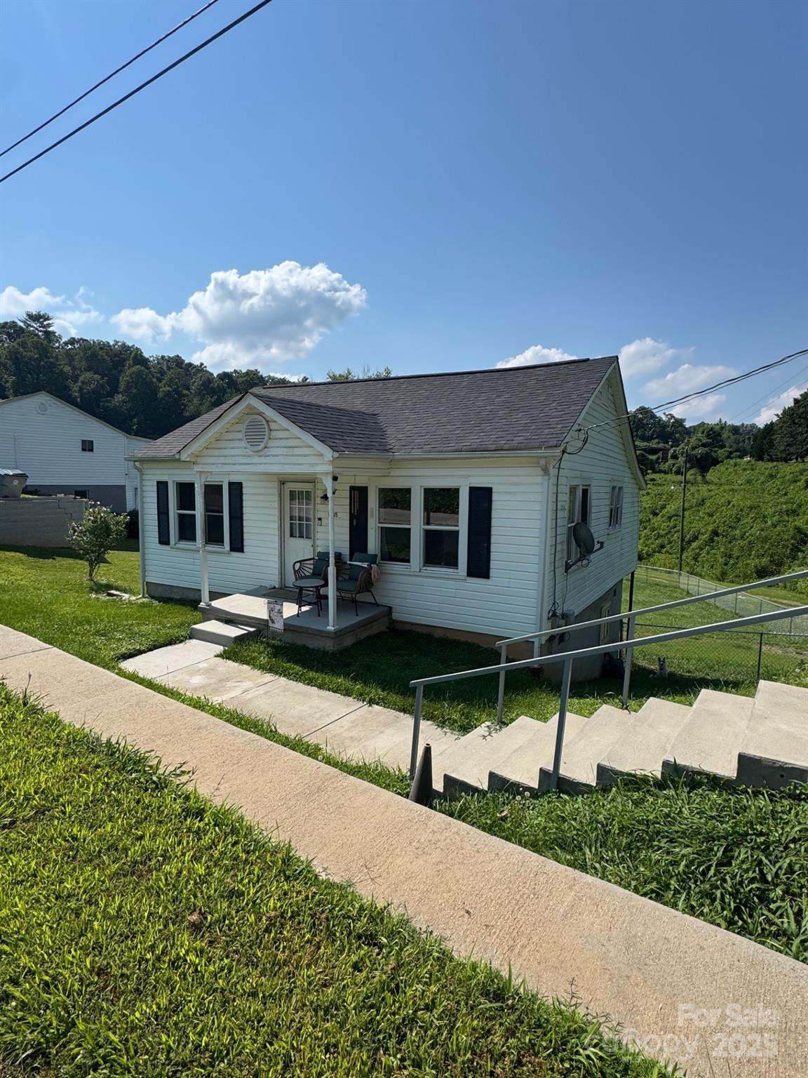 1045 Warren Pl Northwest