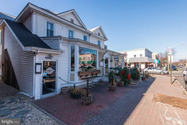 $6,150 | 2004 Potomac Avenue, Alexandria, VA 22301