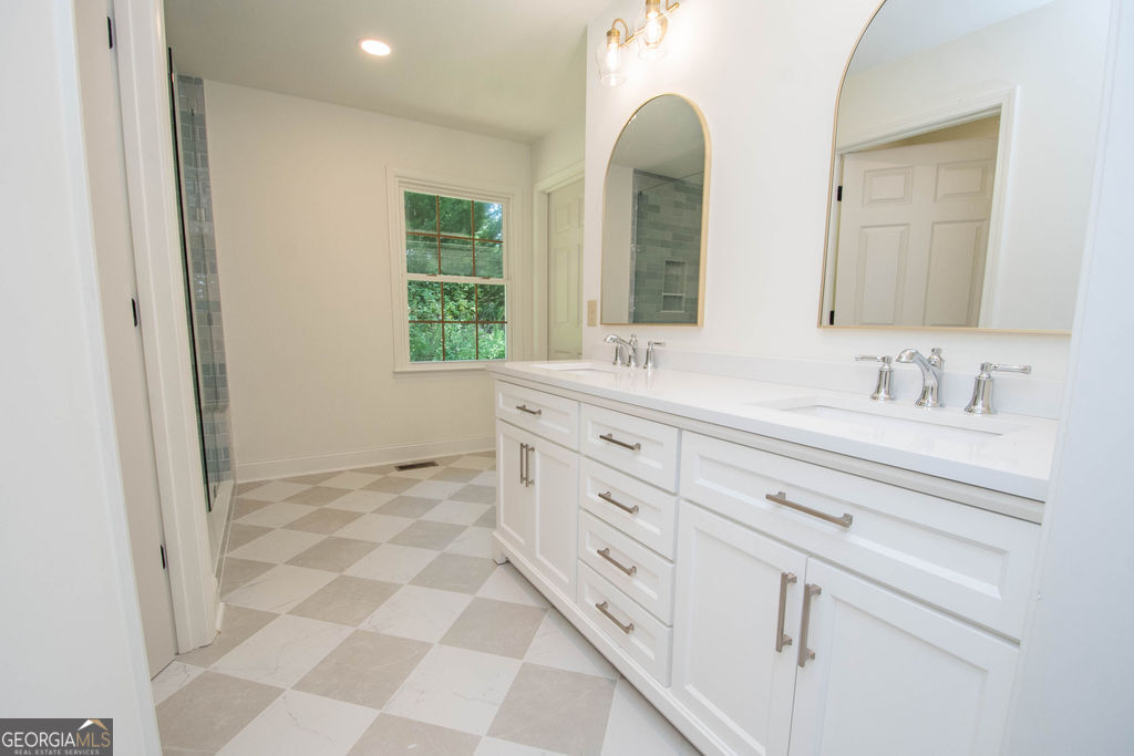 183 Busbin Road Fayetteville, GA 30215 - Photo 16 of 35 Gallery Image 16