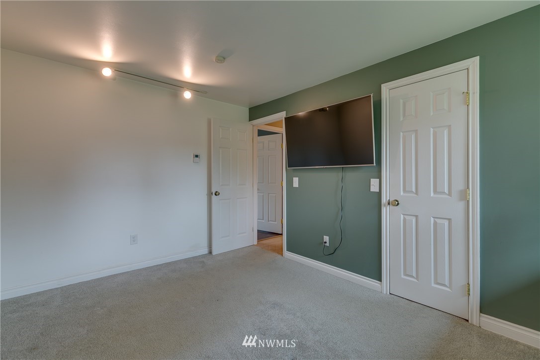 20931 Elberta Road Lynnwood, WA 98036 - Photo 14 of 24 Gallery Image 14