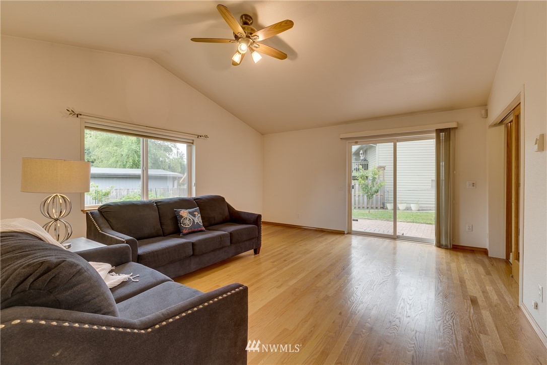 20931 Elberta Road Lynnwood, WA 98036 - Photo 10 of 24 Gallery Image 10