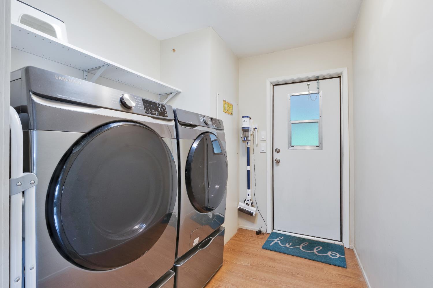 472 Oleander View Way Rancho Cordova, CA 95670 - Photo 12 of 21 a utility room with dryer and washer