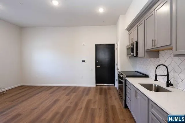 $2,000 | 72 Burroughs Place, Unit 5, Bloomfield, NJ 07003