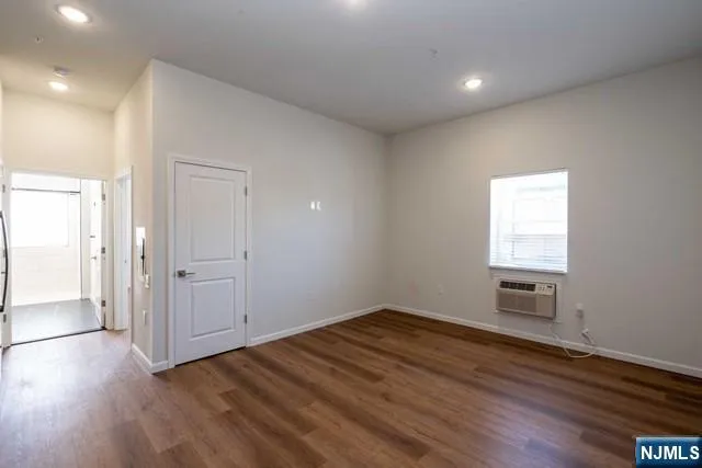 $2,000 | 72 Burroughs Place, Unit 5, Bloomfield, NJ 07003