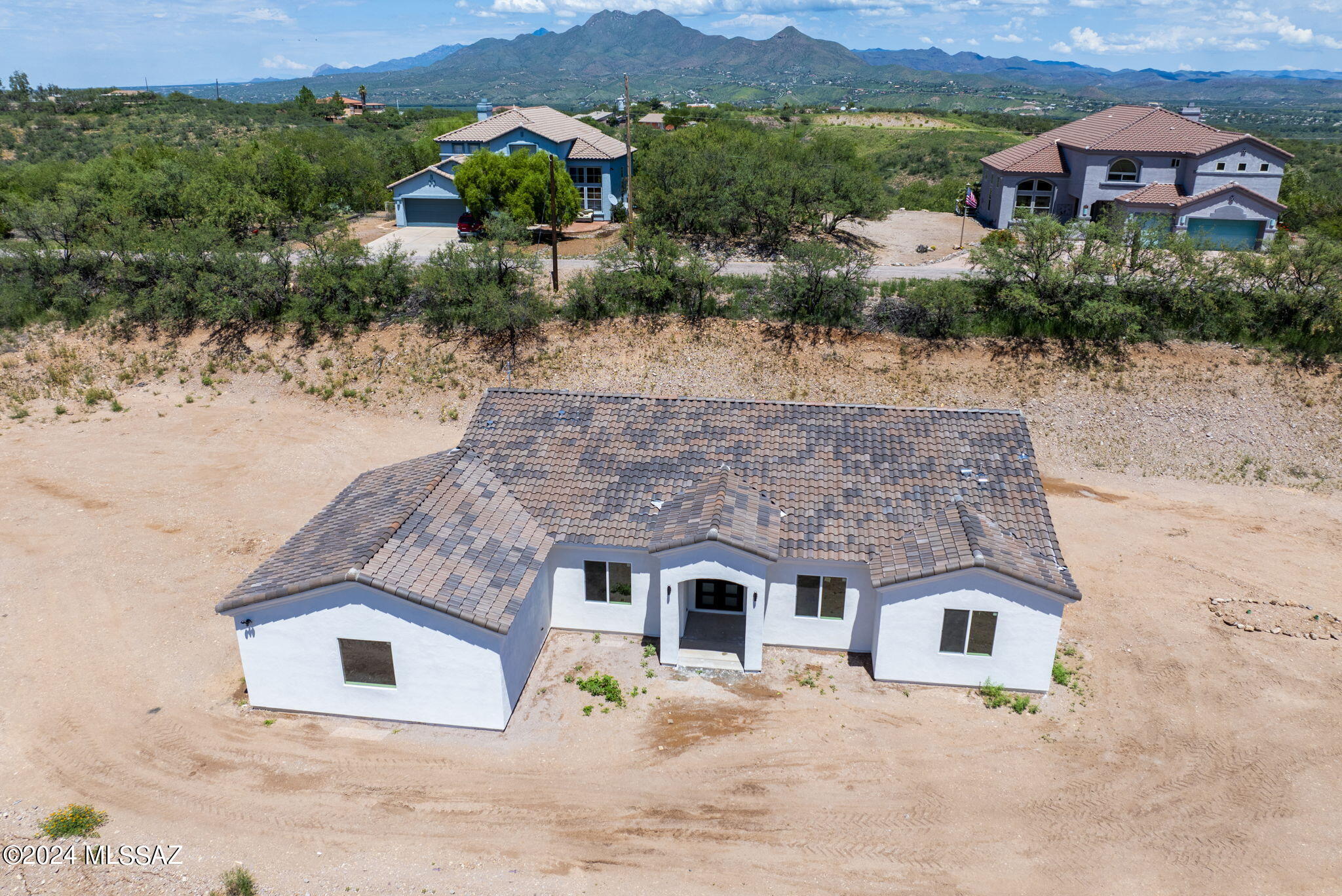 1031 Pino Court Rio Rico, AZ 85648 - Photo 7 of 32 Gallery Image 7