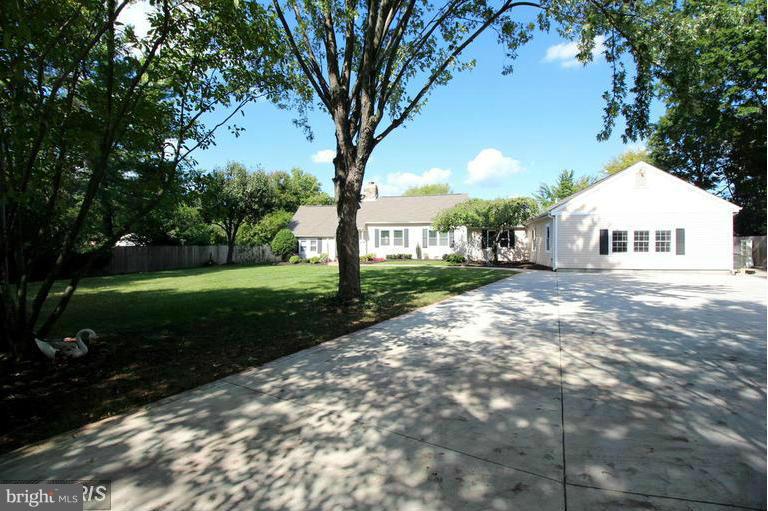 6720 Edsall Road Springfield, VA 22151 - Photo 20 of 26 Exterior (Front)