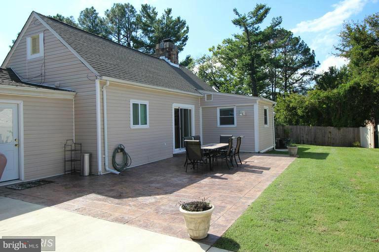 6720 Edsall Road Springfield, VA 22151 - Photo 23 of 26 Exterior (Rear)