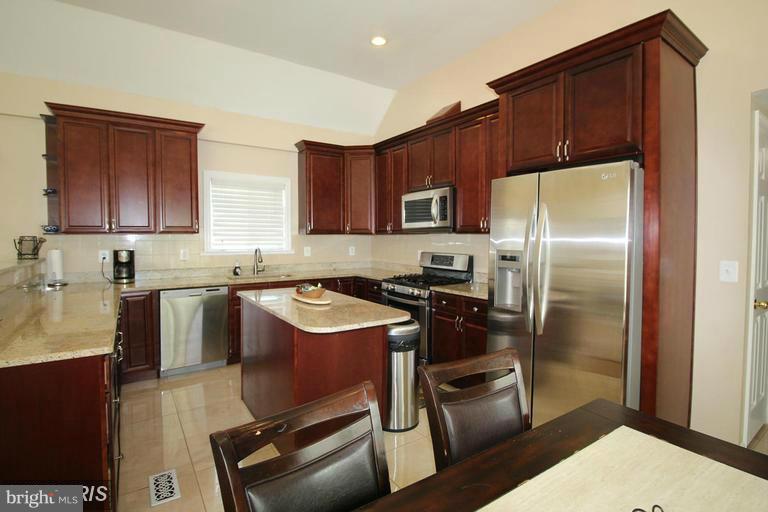 6720 Edsall Road Springfield, VA 22151 - Photo 4 of 26 Kitchen
