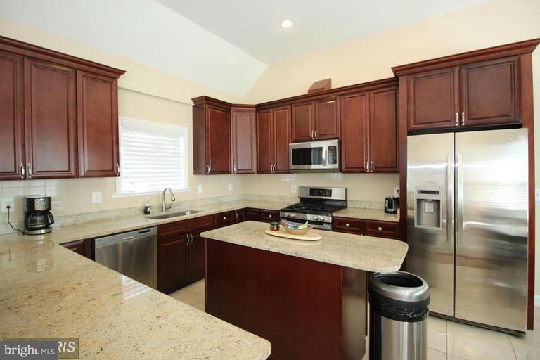 6720 Edsall Road Springfield, VA 22151 - Photo 5 of 26 Kitchen