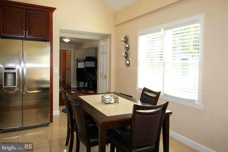 6720 Edsall Road Springfield, VA 22151 - Photo 6 of 26 Kitchen