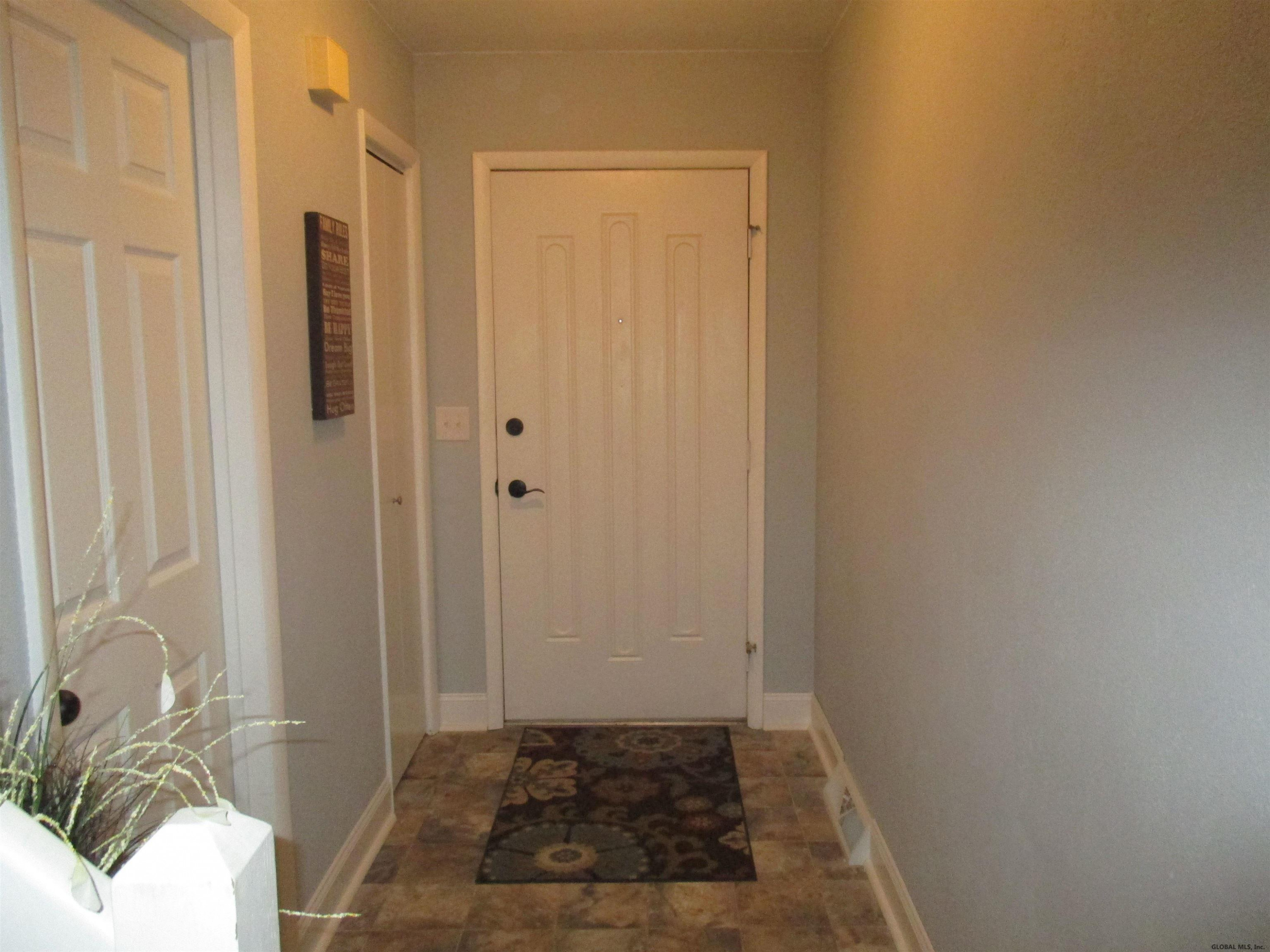 37 Harvard Road Colonie, NY 12189 - Photo 3 of 36 Photo 3