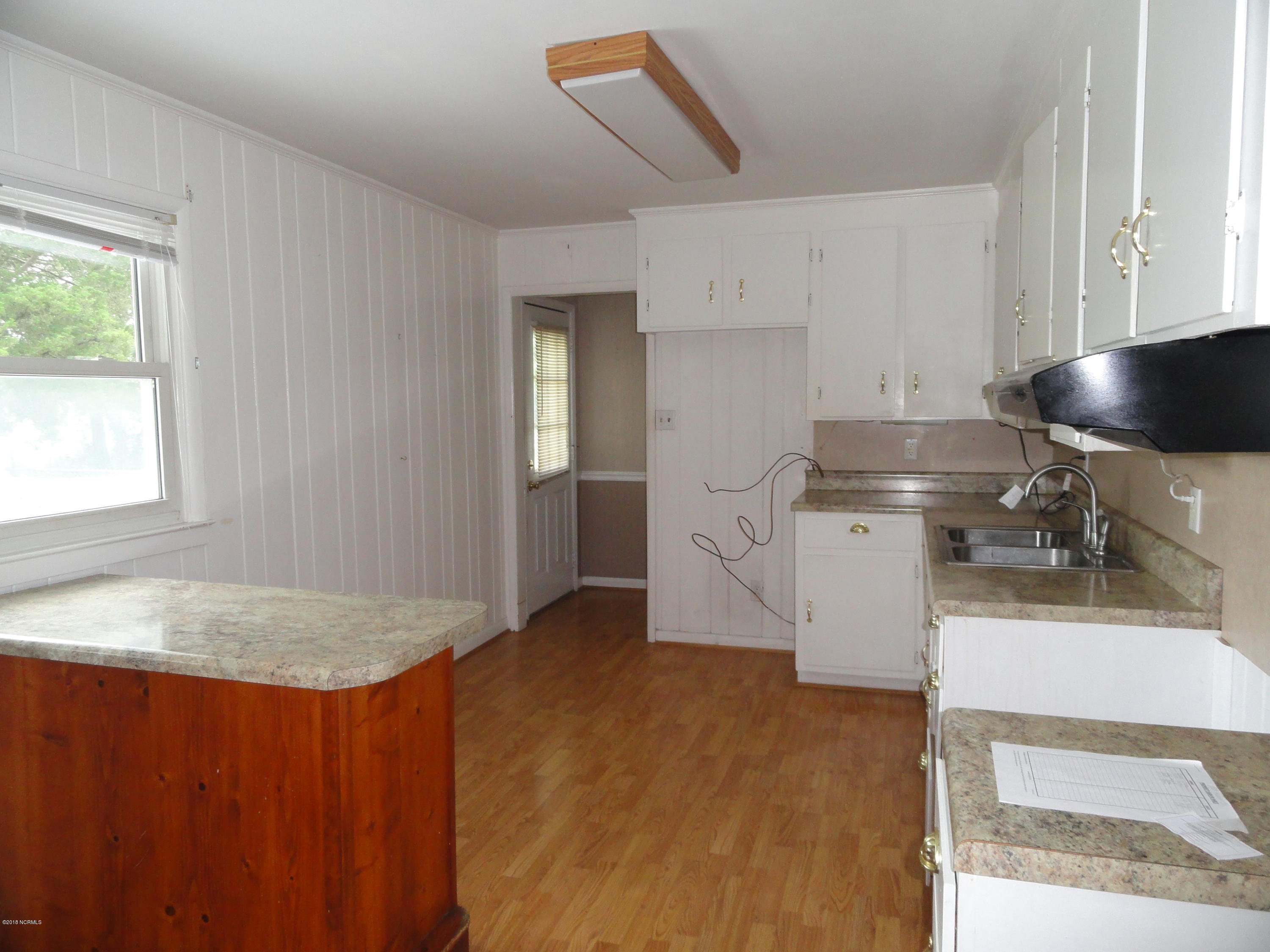 1007 Hardin Road Lumberton, NC 28358 - Photo 8 of 14 kitchen