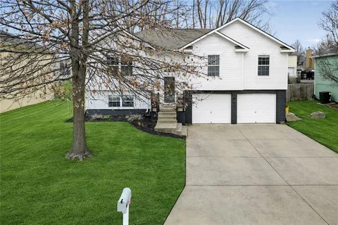 $315,000 | 404 Northwest Orion Drive, Grain Valley, MO 64029