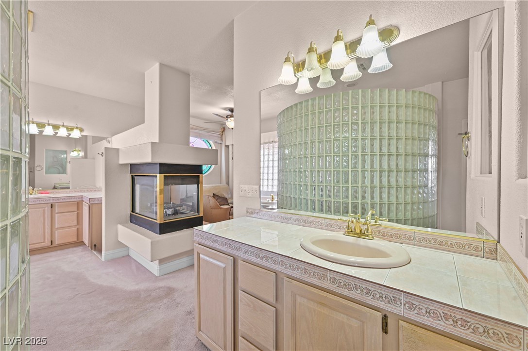 736 Kiel Street Henderson, NV 89015 - Photo 21 of 38 Primary Bath