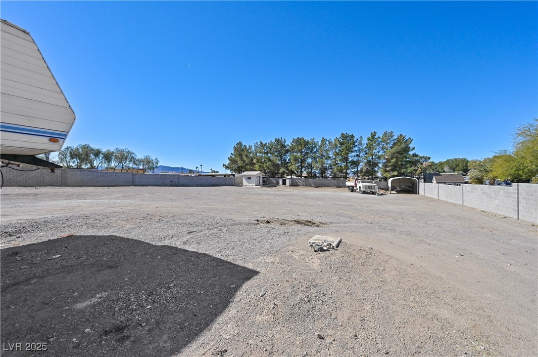 736 Kiel Street Henderson, NV 89015 - Photo 3 of 38 Large lot