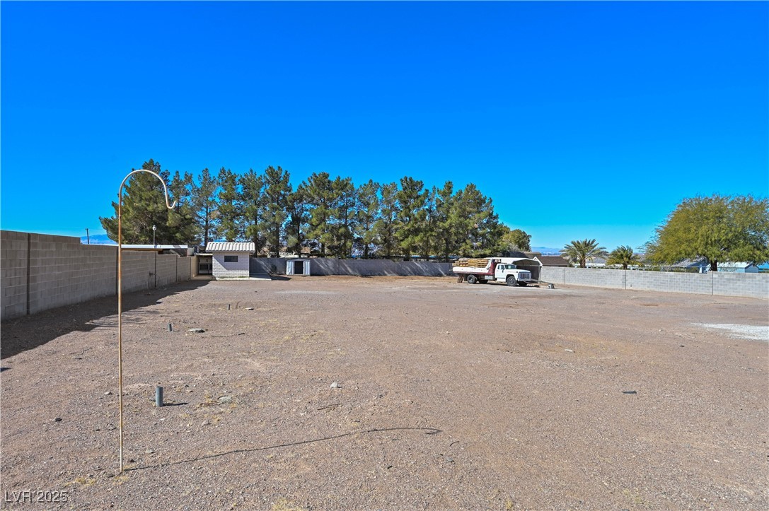 736 Kiel Street Henderson, NV 89015 - Photo 5 of 38 Large lot