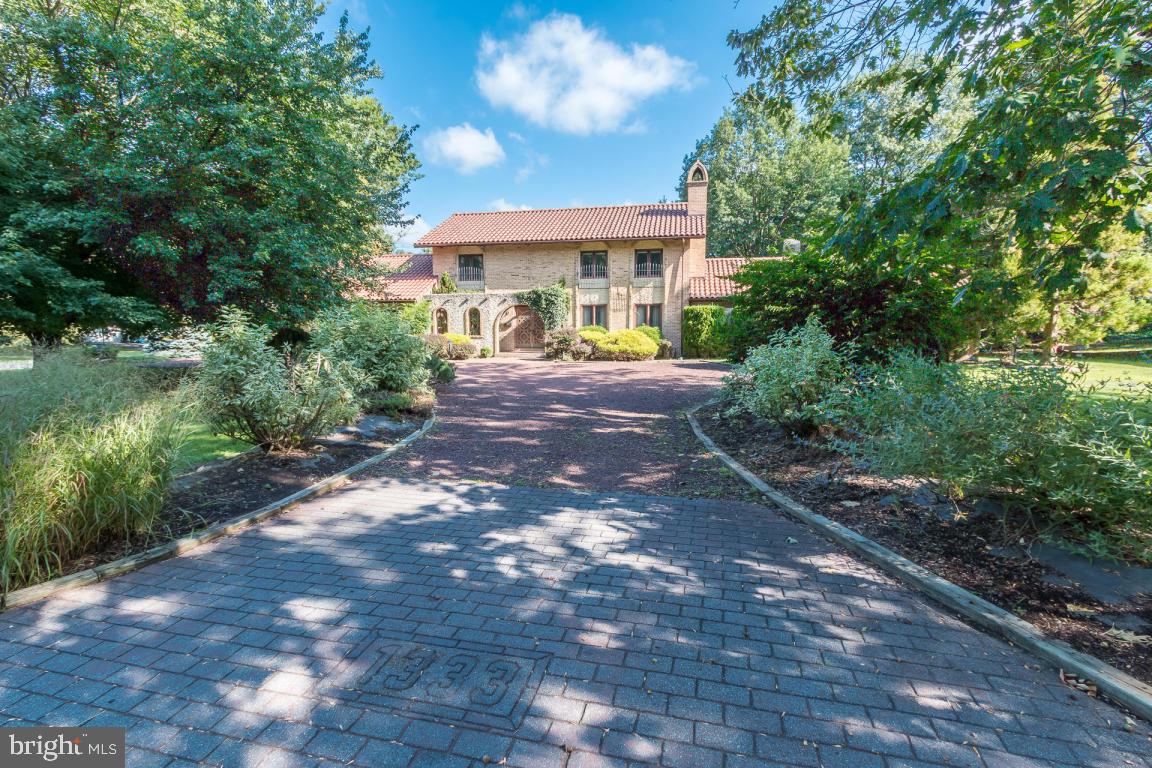1333 Valley Road Lancaster, PA 17603 - Photo 2 of 70 Gallery Image 2
