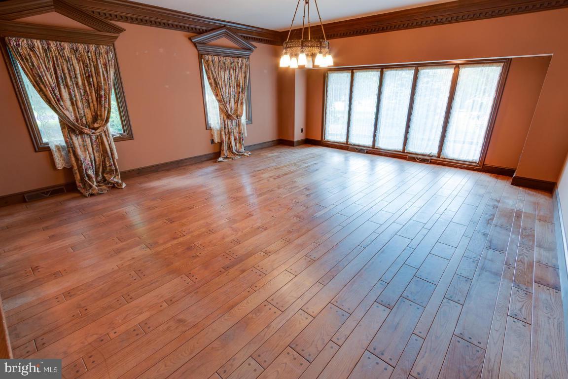 1333 Valley Road Lancaster, PA 17603 - Photo 13 of 70 Gallery Image 13
