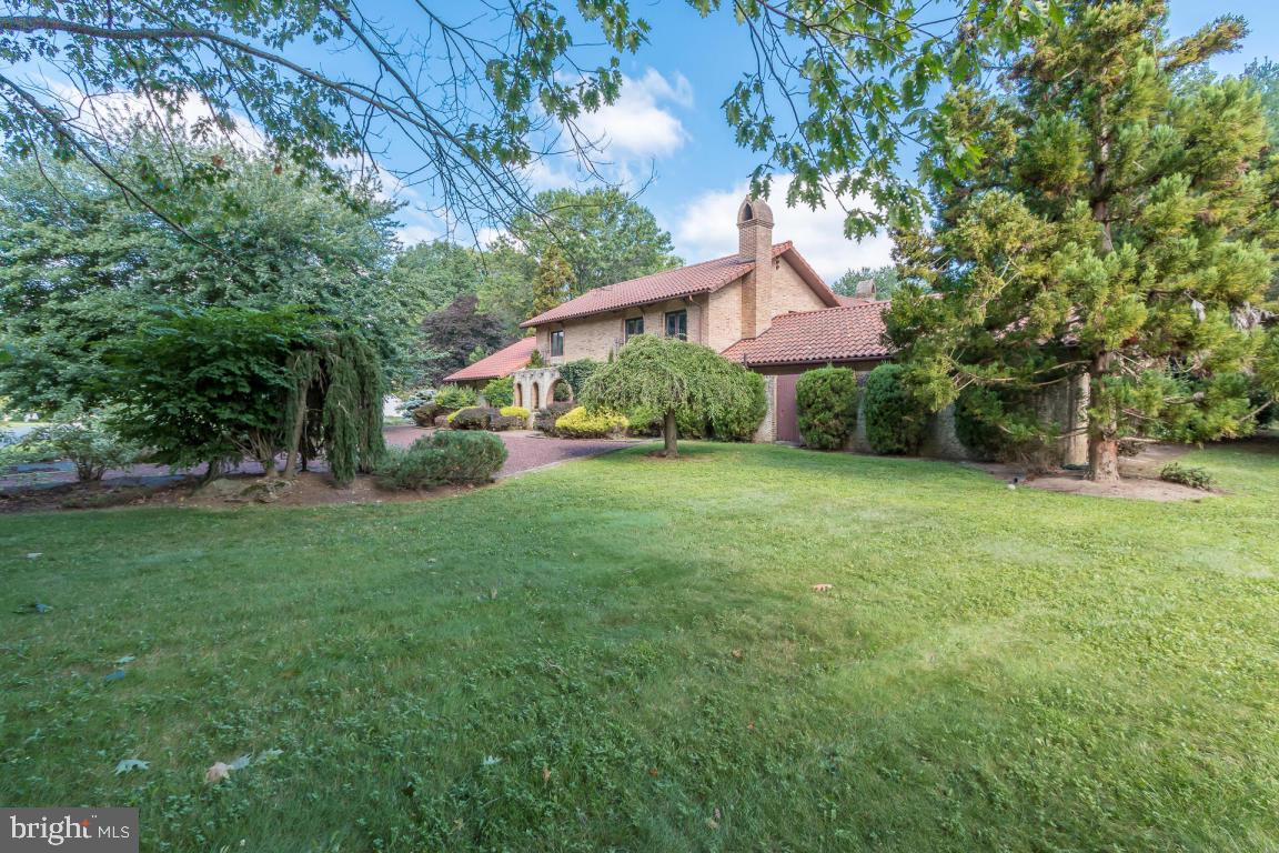 1333 Valley Road Lancaster, PA 17603 - Photo 3 of 70 Gallery Image 3