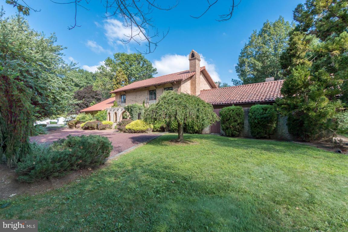1333 Valley Road Lancaster, PA 17603 - Photo 4 of 70 Gallery Image 4