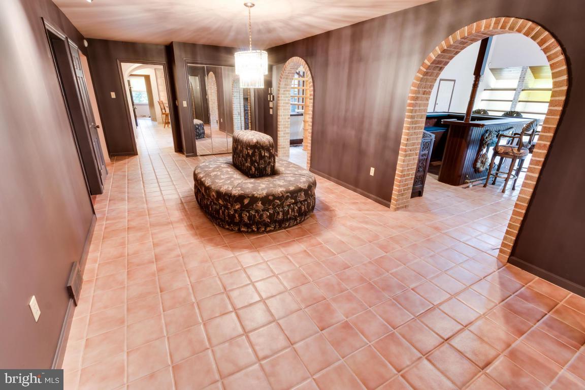 1333 Valley Road Lancaster, PA 17603 - Photo 9 of 70 Gallery Image 9