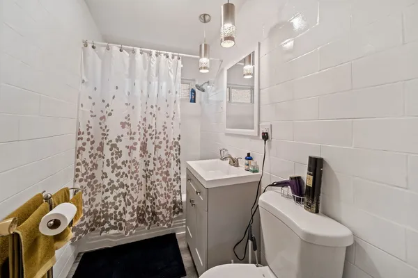$2,900 | 1436 Portsmouth Avenue, Westchester, IL 60154