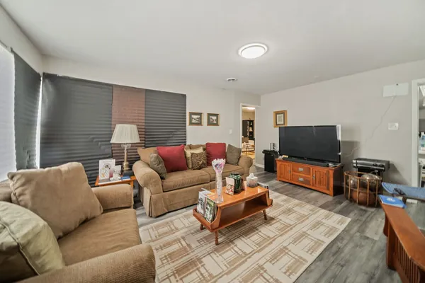 $2,900 | 1436 Portsmouth Avenue, Westchester, IL 60154