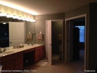 48646 Antique Road Canton, MI 48187 - Photo 18 of 24 Master Bath.jpg