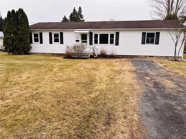 $199,900 | 98 Norris Drive, Waterloo, NY 13165