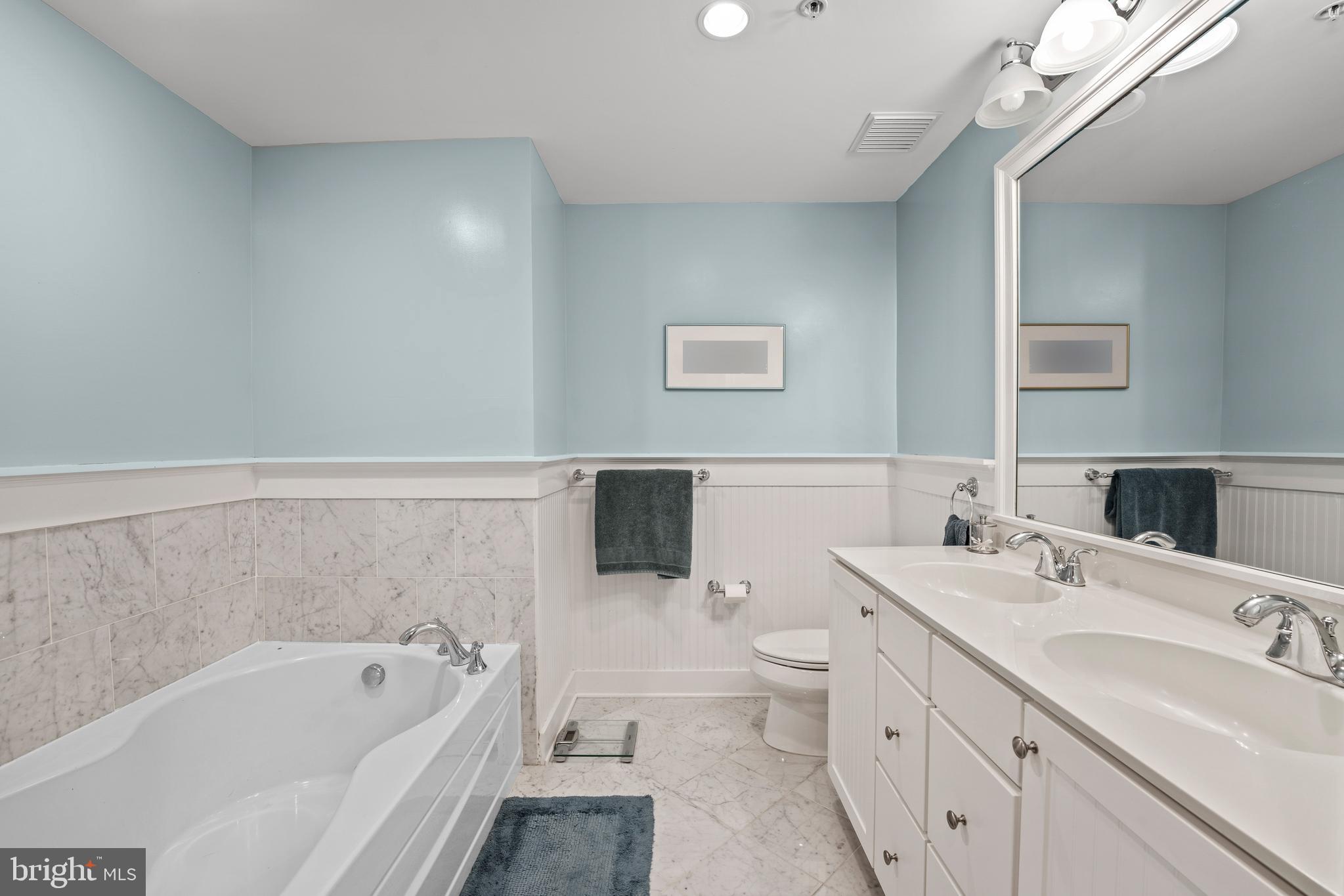 8914 Courts Way Silver Spring, MD 20910 - Photo 24 of 48 Owners Suite Bathroom