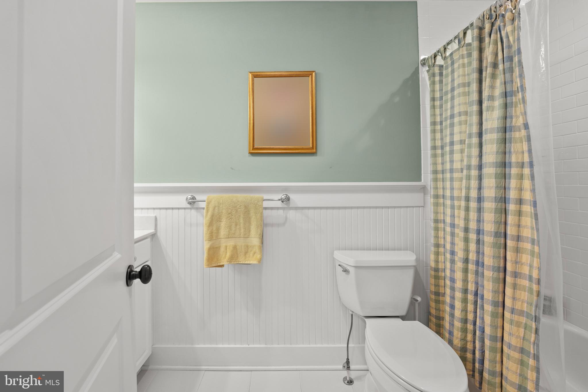 8914 Courts Way Silver Spring, MD 20910 - Photo 32 of 48 Top Floor Bathroom