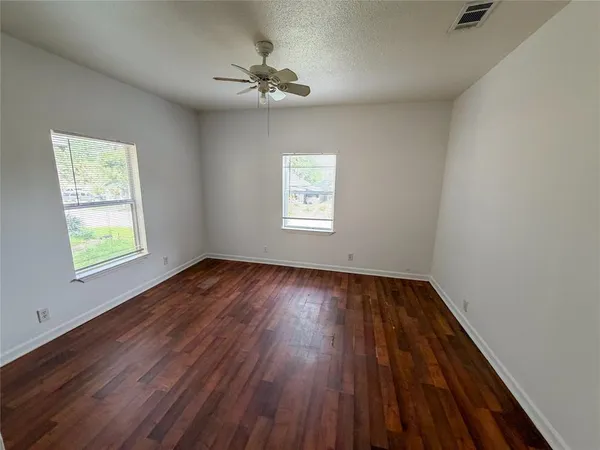 $1,500 | 114 East Hull Street, Denison, TX 75021