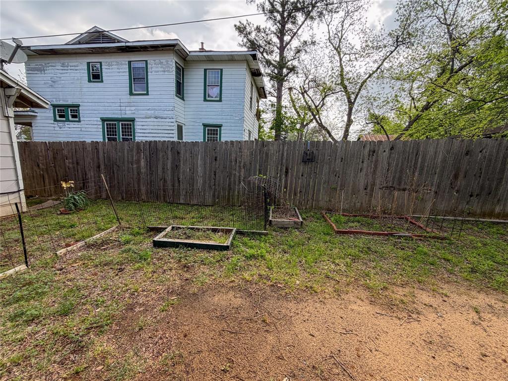 114 East Hull Street Denison, TX 75021 - Photo 17 of 19