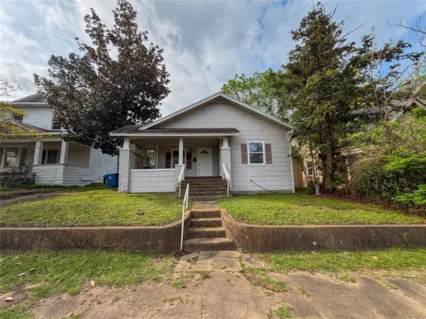 $1,500 | 114 East Hull Street, Denison, TX 75021