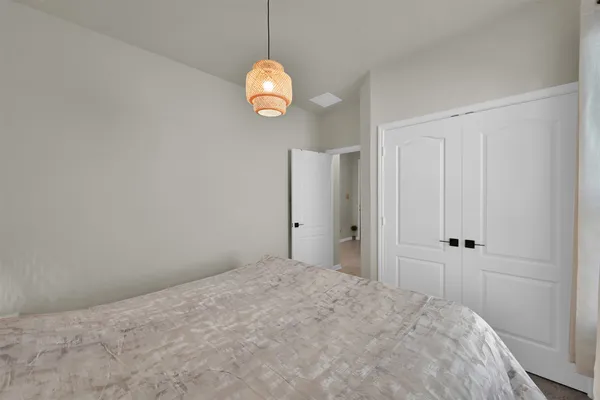 $2,300 | 614 Coyote Canyon, Magnolia, TX 77354