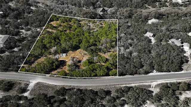 a view of a yard with street