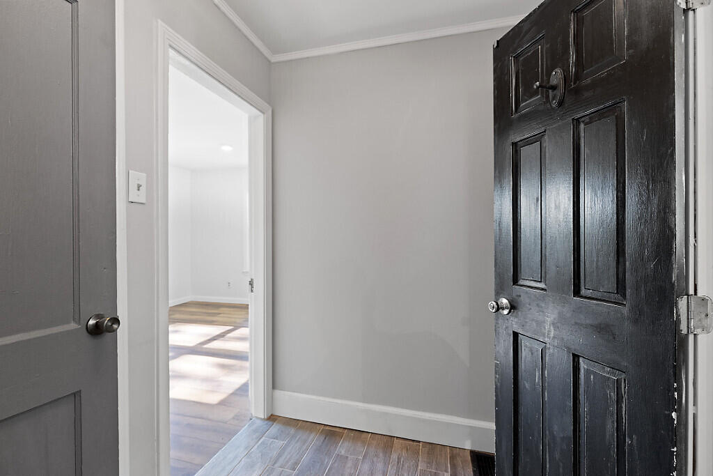 1278 Naples Road Harrison, ME 04040 - Photo 30 of 84 Hallway