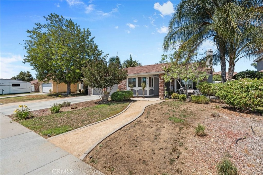8715 Sandhill Drive Riverside, CA 92508 - Photo 4 of 38