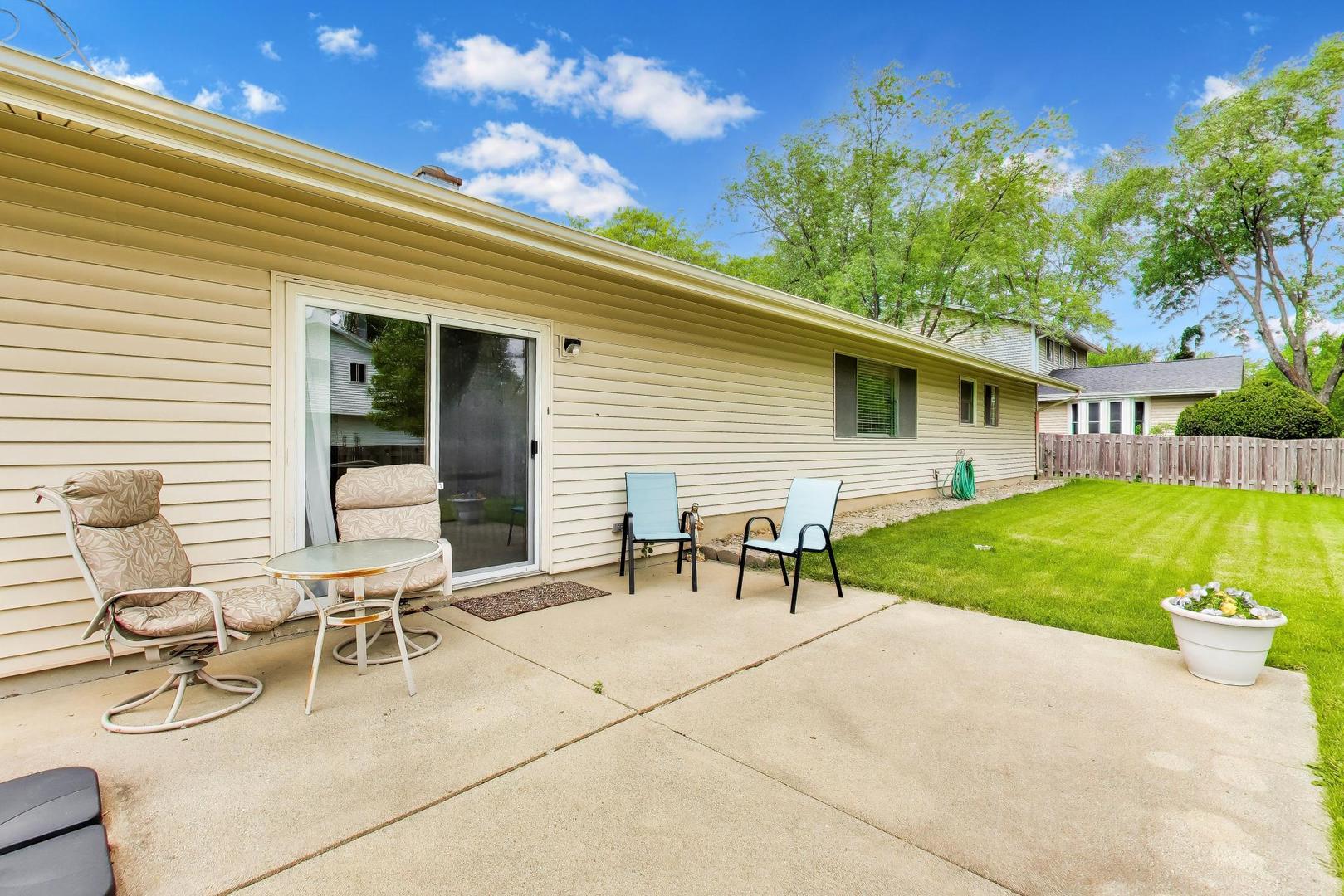 605 North Rohlwing Road Palatine, IL 60074 - Photo 19 of 21