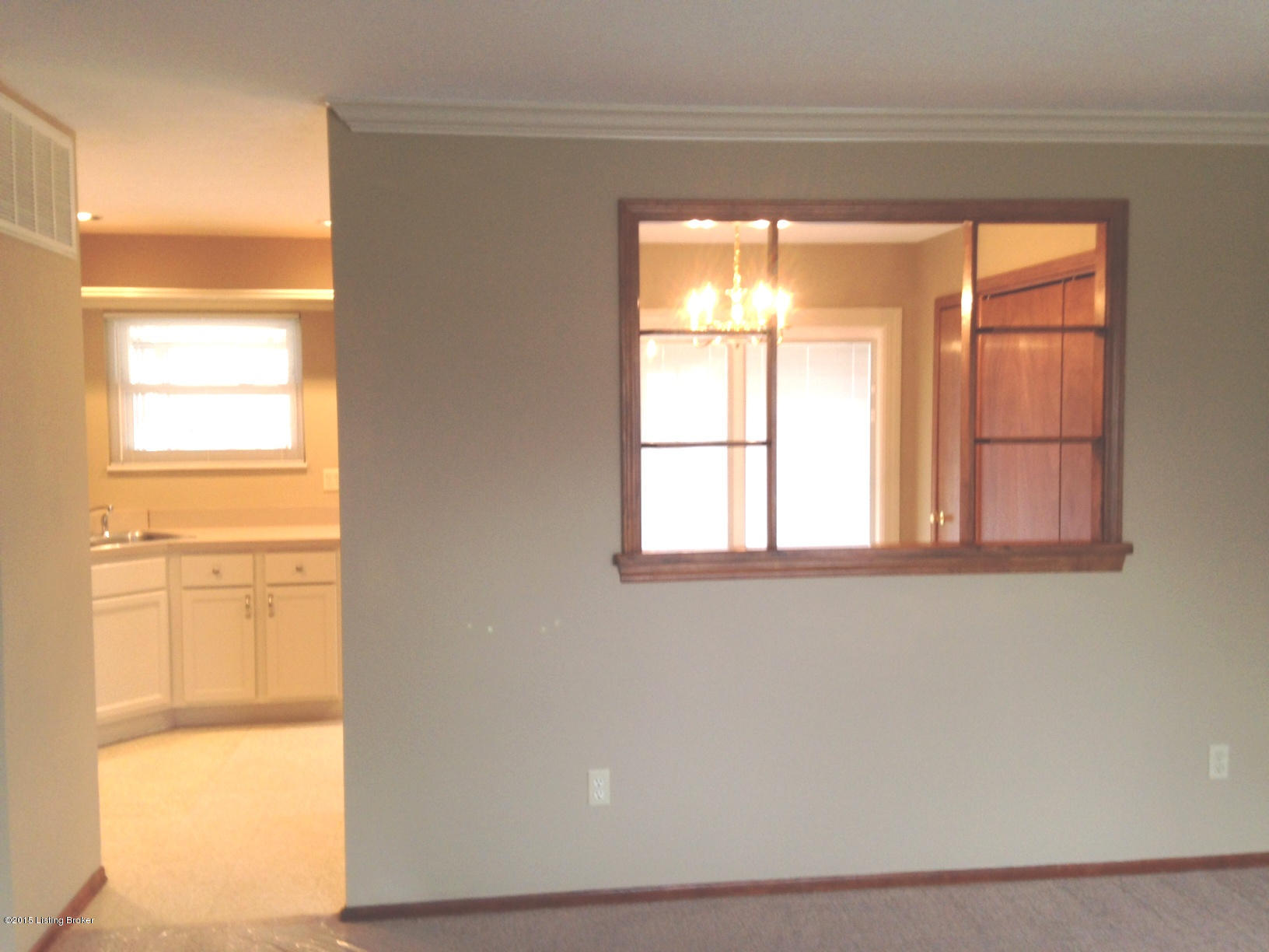 244 Glenview Road Louisville, KY 40229 - Photo 4 of 26 VIEW LIVINGROOM TO KITCHEN