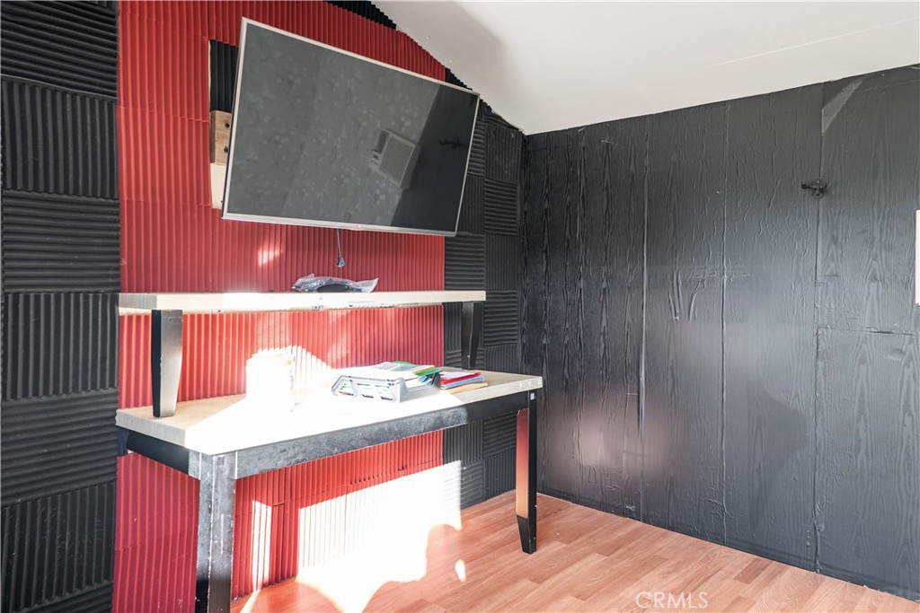 3955 Lecont Court Simi Valley, CA 93063 - Photo 28 of 53 Larger shed, great space for a workplace