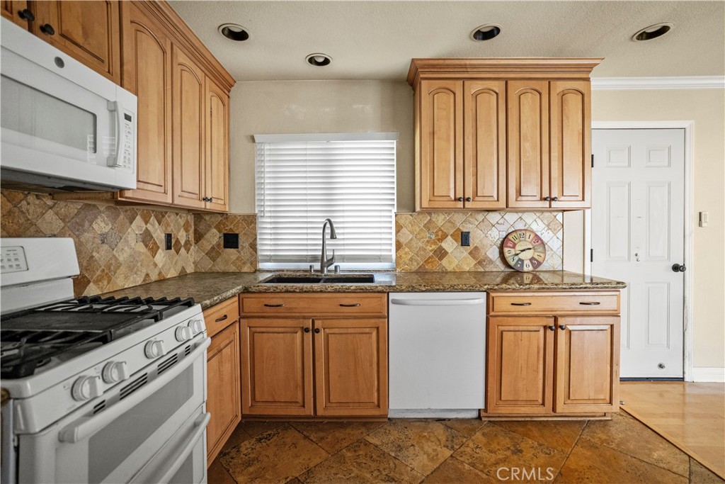 3955 Lecont Court Simi Valley, CA 93063 - Photo 38 of 53