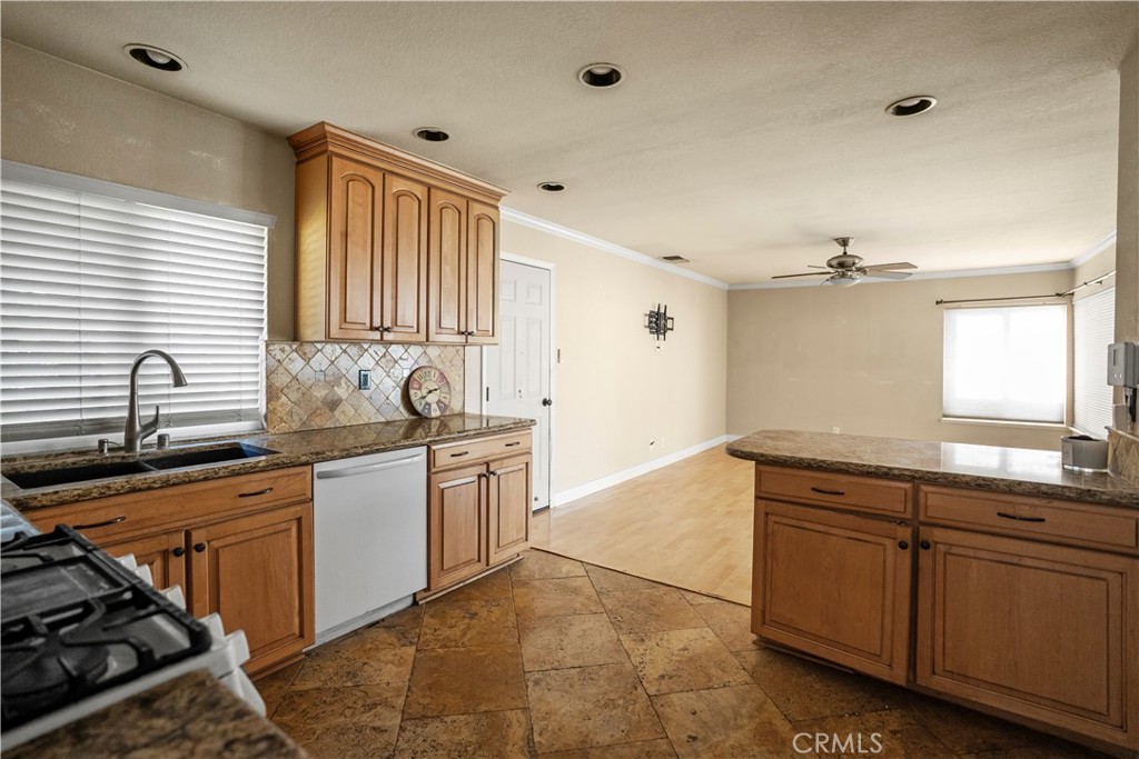 3955 Lecont Court Simi Valley, CA 93063 - Photo 39 of 53