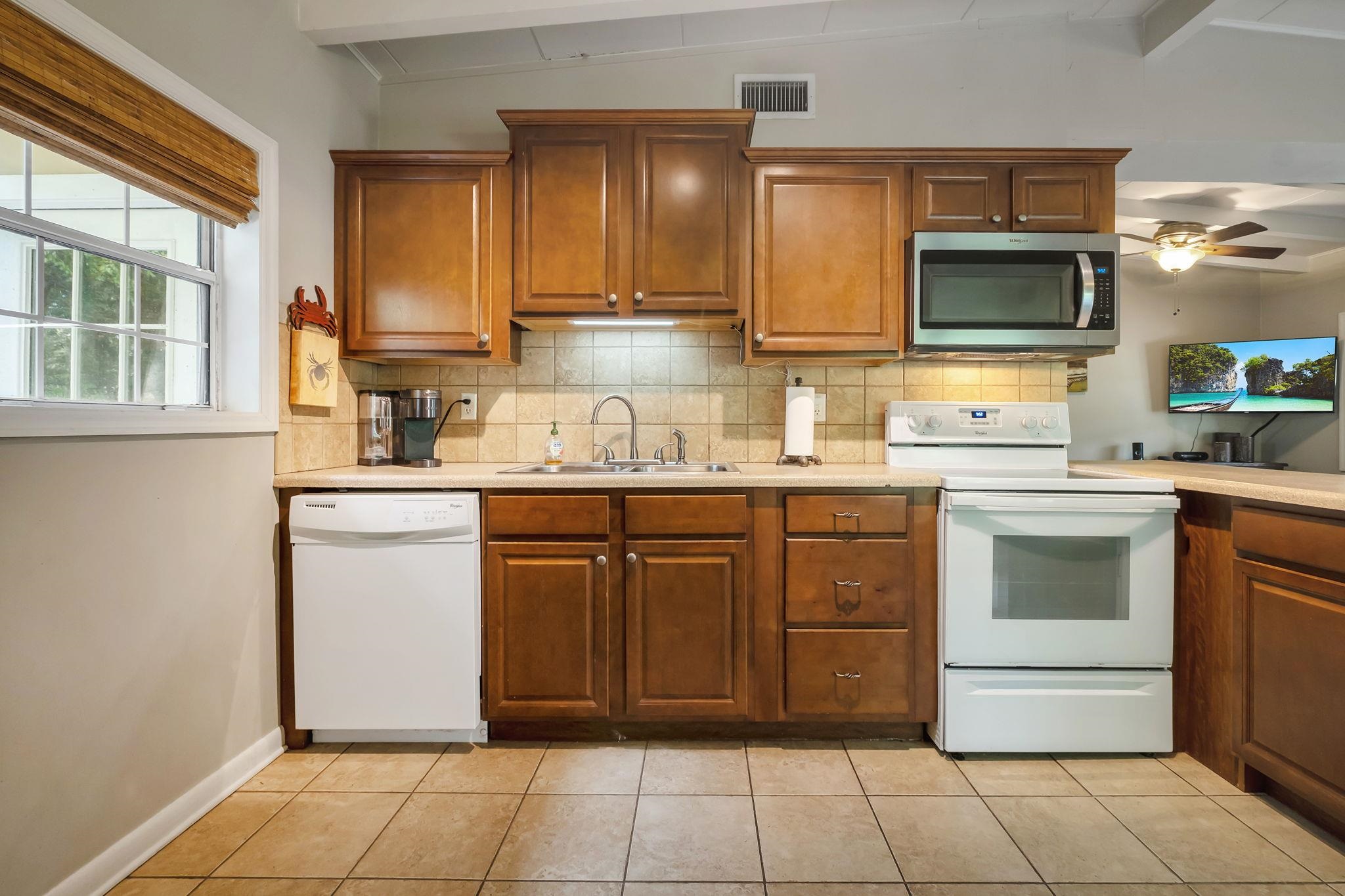 637 Mariner Circle Alligator Point, FL 32346 - Photo 15 of 53