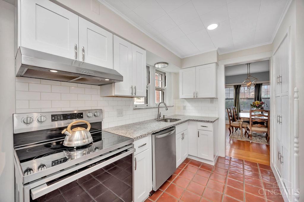 2913 Madison Road Cincinnati, OH 45209 - Photo 14 of 45