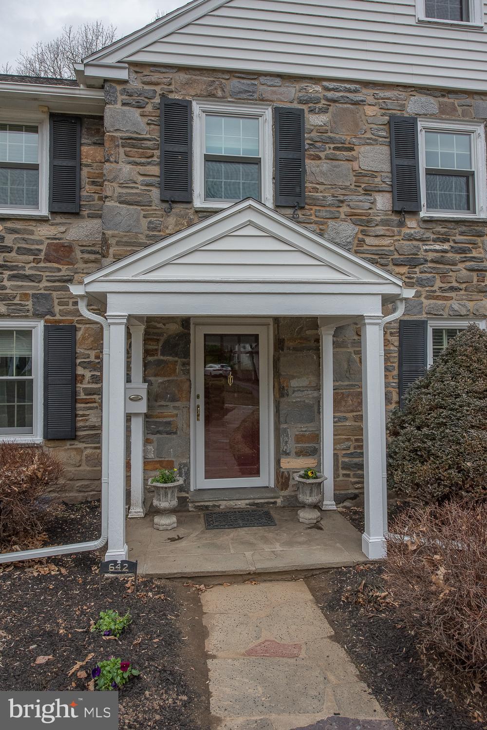 642 Revere Road Merion Station, PA 19066 - Photo 5 of 38