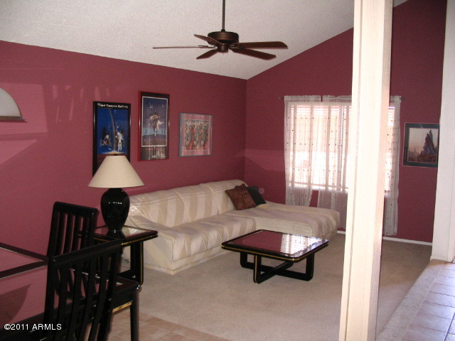 4902 East Yuma Street Phoenix, AZ 85044 - Photo 5 of 13 Living Room